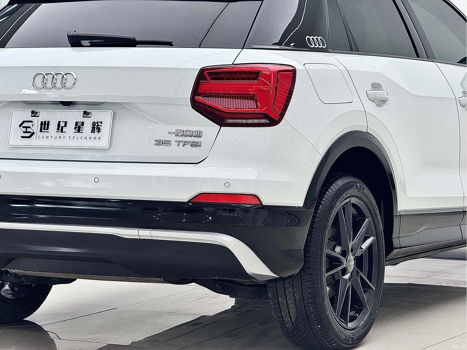 Audi Q2L, 2021 9