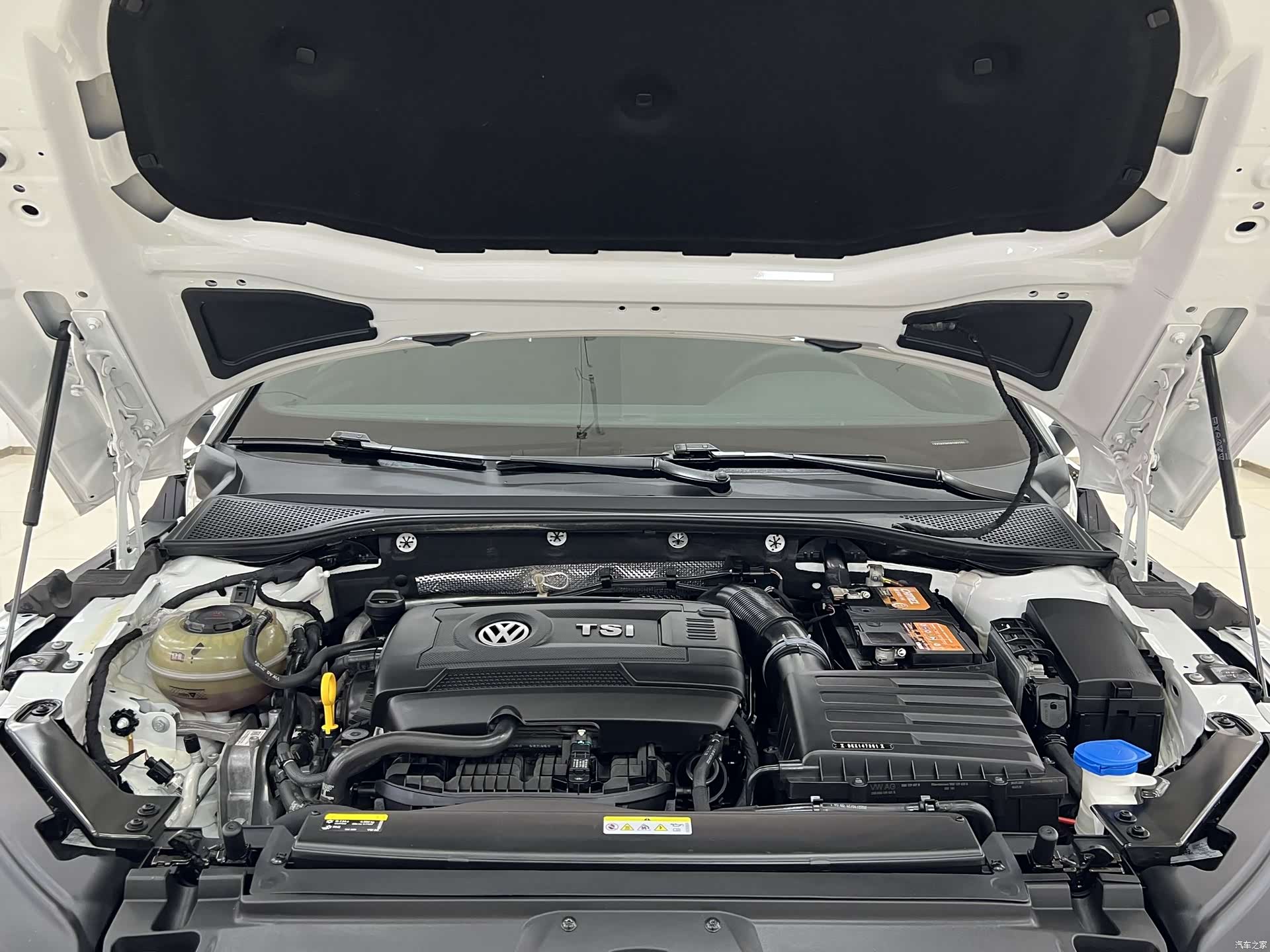 Volkswagen CC, 2023 16