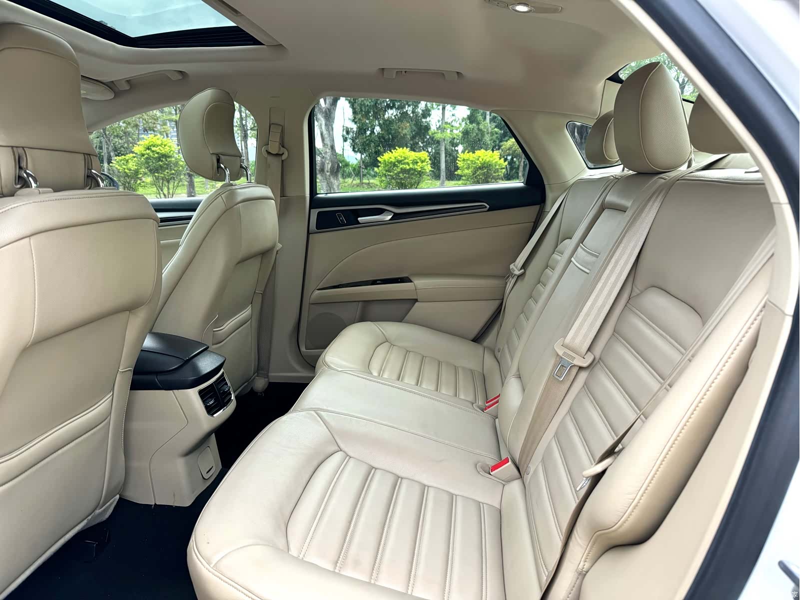 Ford Mondeo, 2016 6