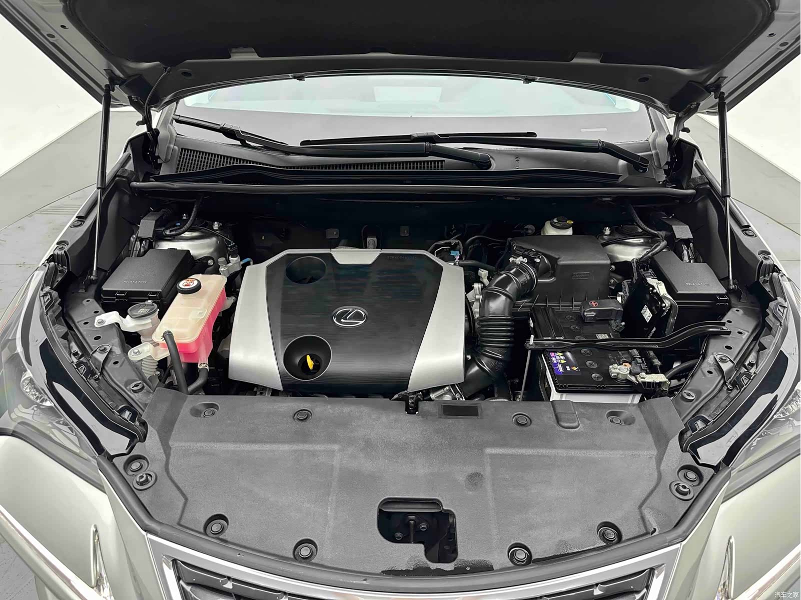 Lexus NX, 2020 19