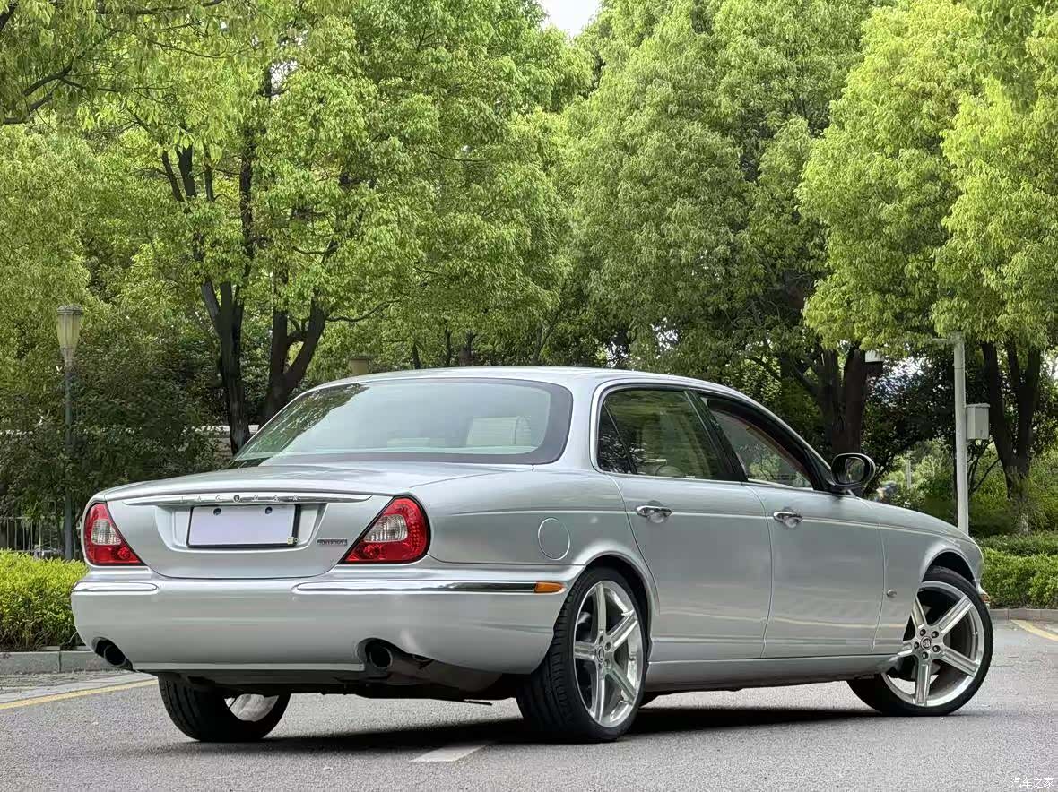 Jaguar XJ, 2007 3