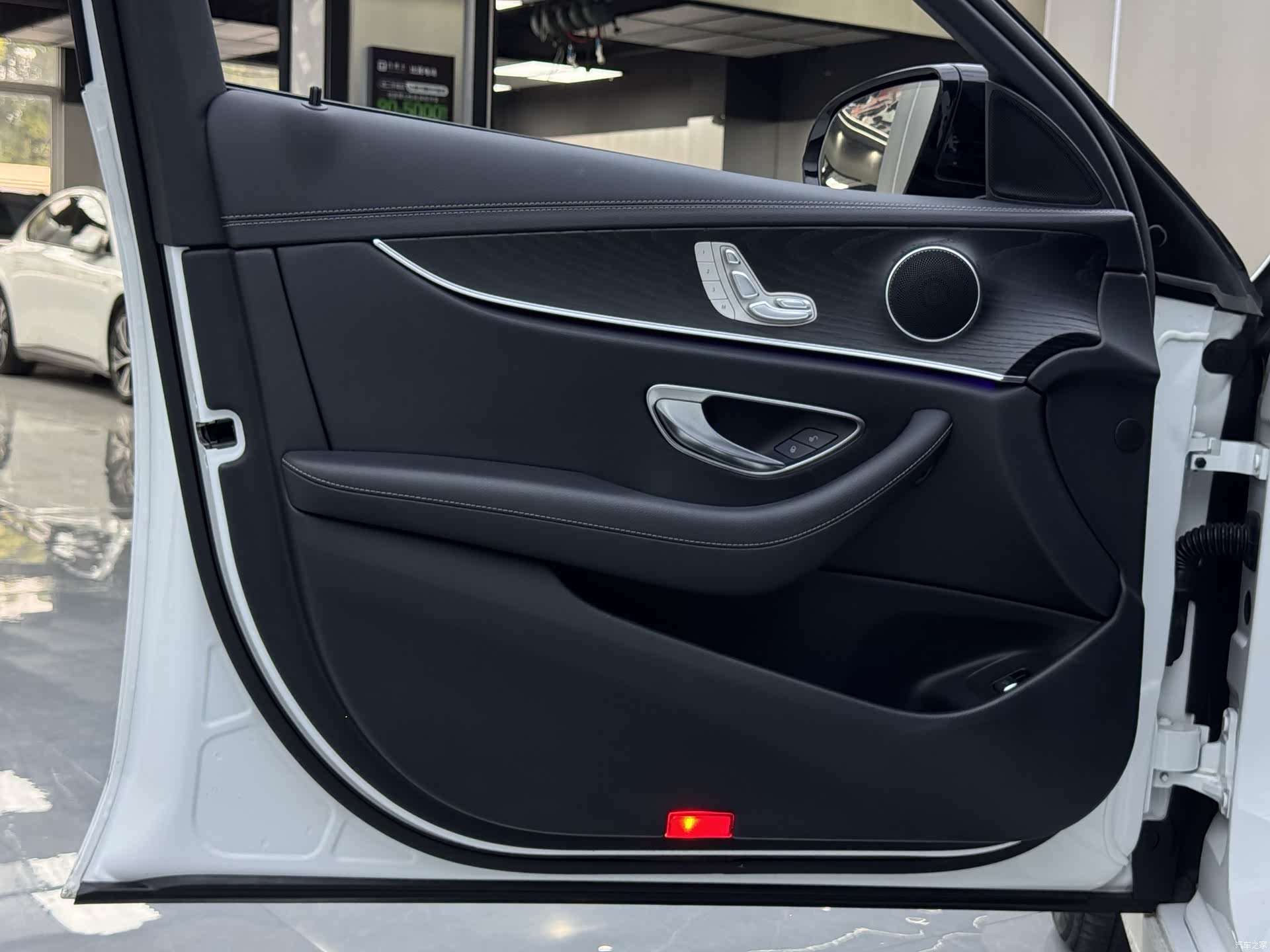 Mercedes-Benz E-Class, 2023 12