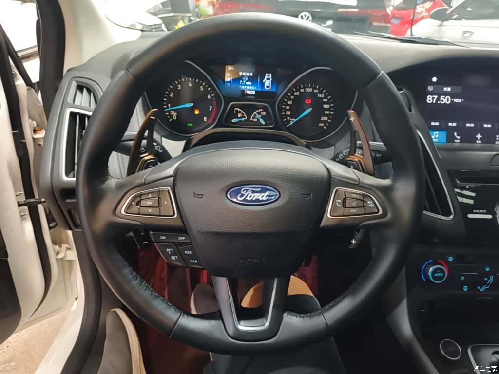 Ford Focus, 2017 11