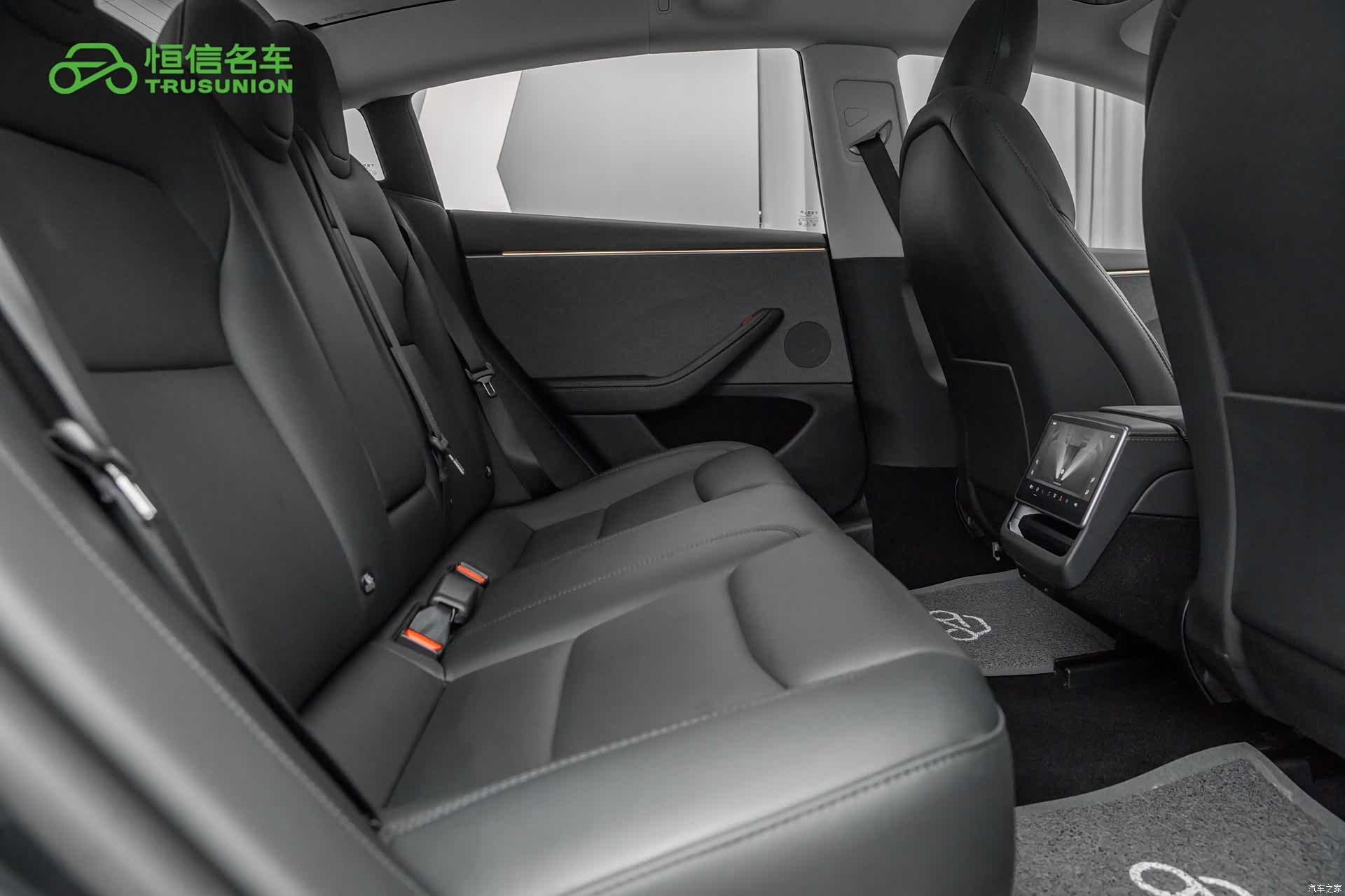 Tesla Model 3, 2025 17