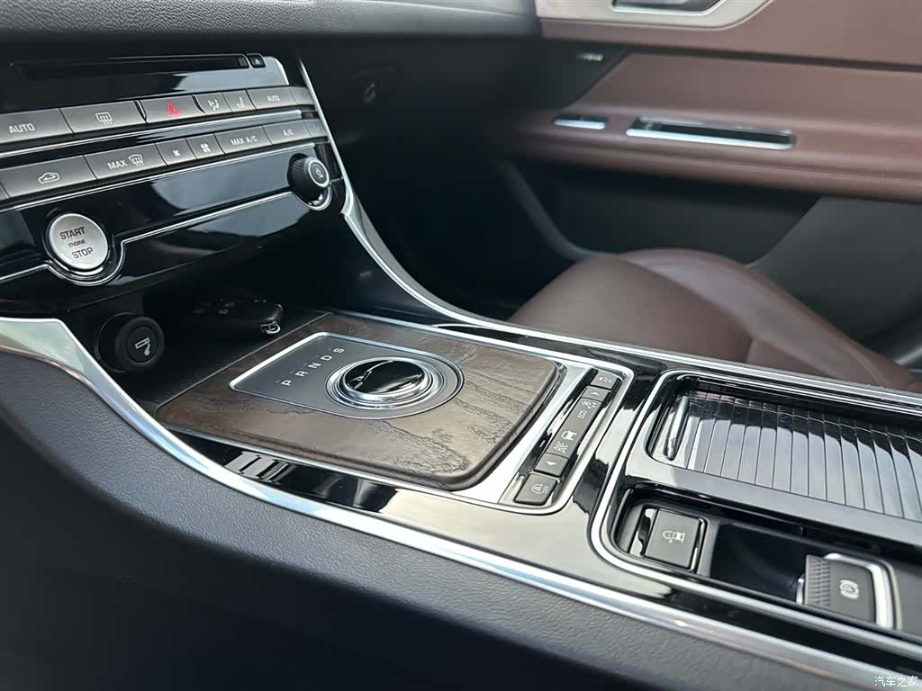 Land Rover XFL, 2019 14