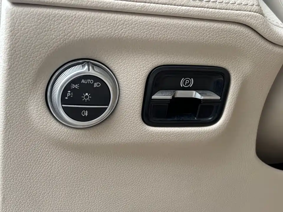 Mercedes-Benz EQS SUV