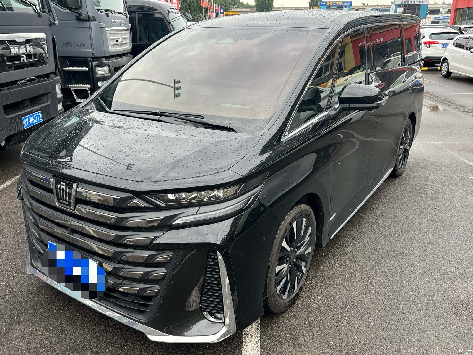 Toyota Vellfire, 2025 1
