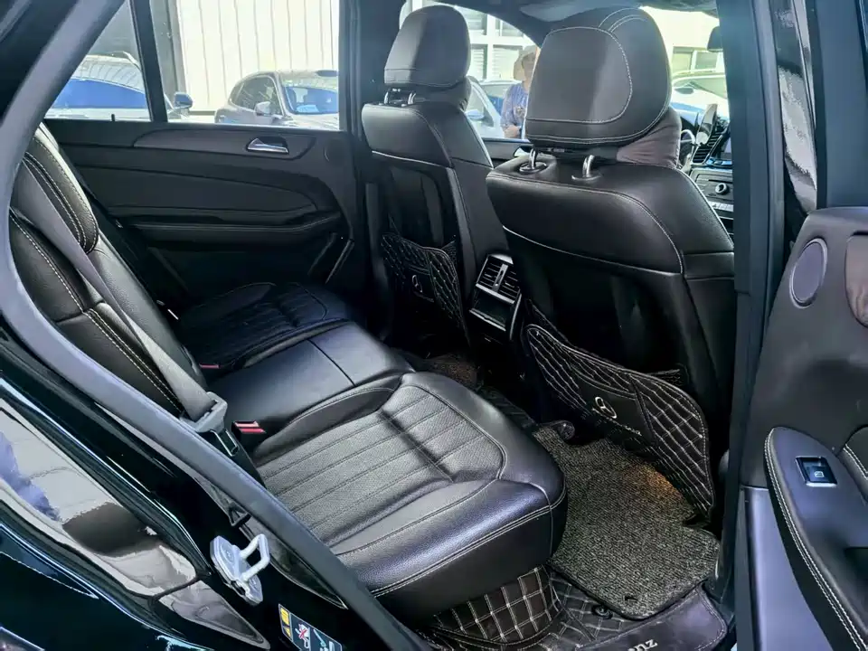 Mercedes-Benz GLE Mercedes-Benz GLE