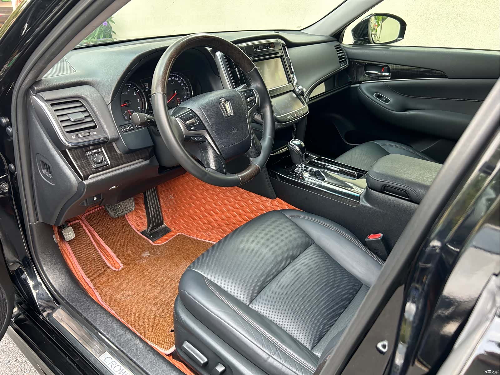 Toyota Crown, 2017 7
