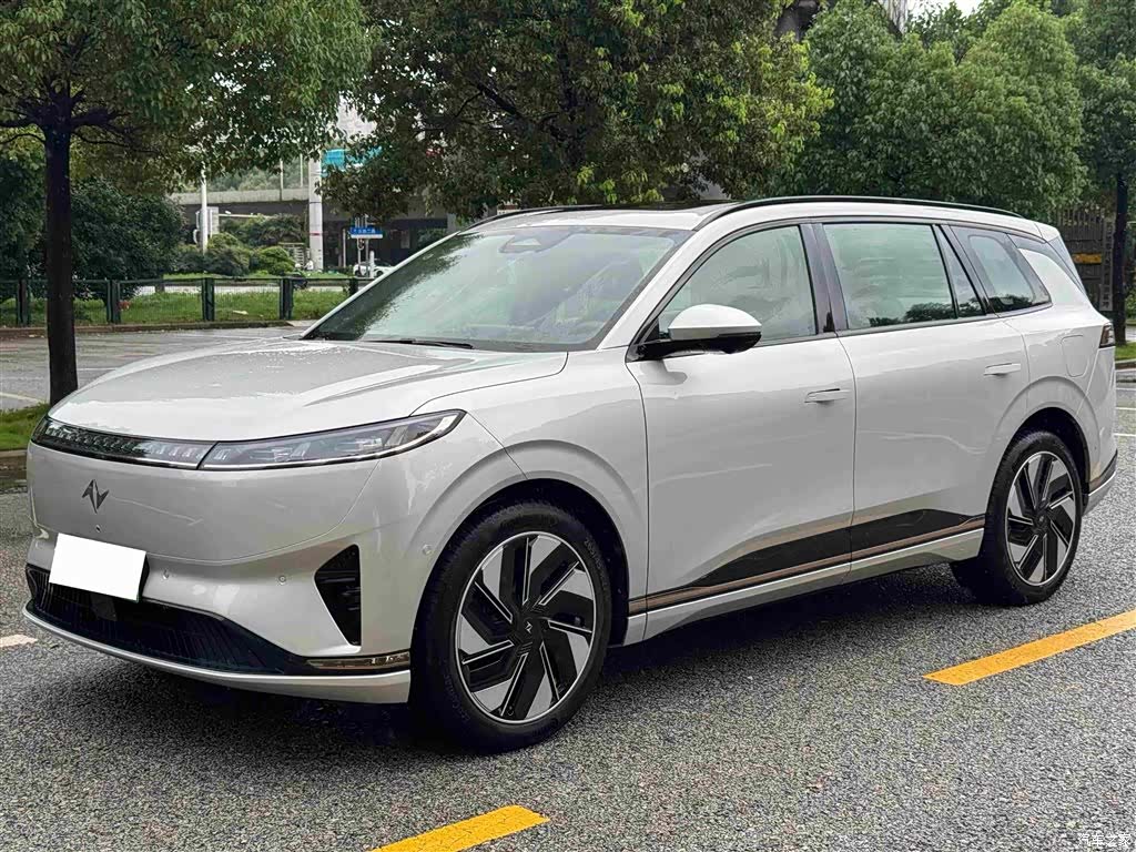 DongFeng eπ008, 2025 8