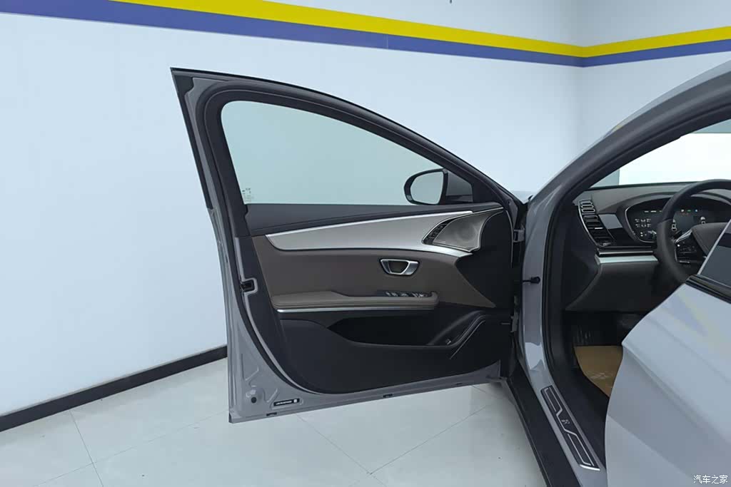 BYD Han, 2025 7