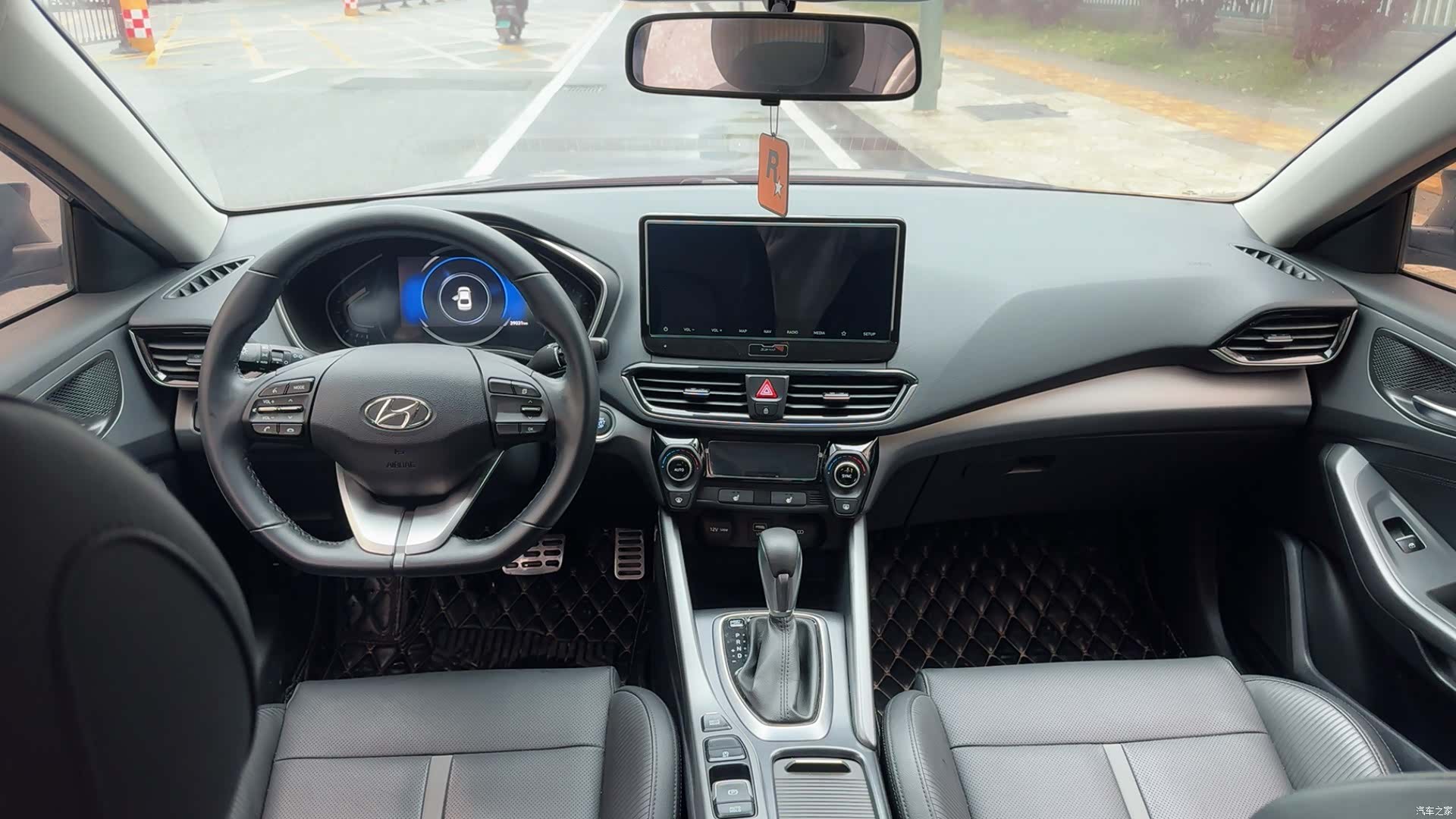 Hyundai Lafesta, 2020 все фото