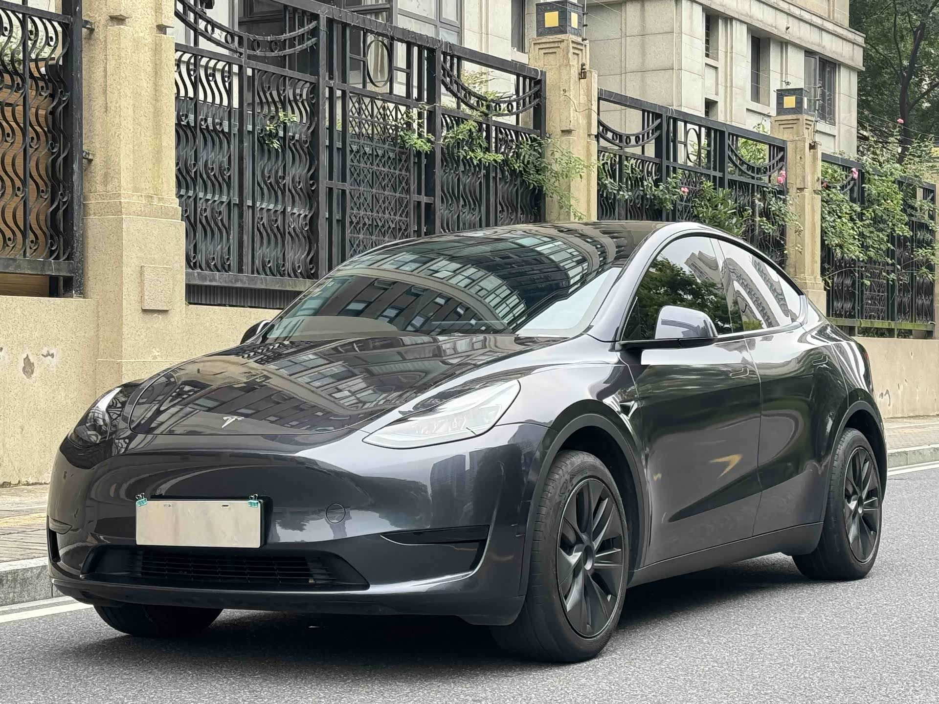 Tesla Model Y, 2024 1