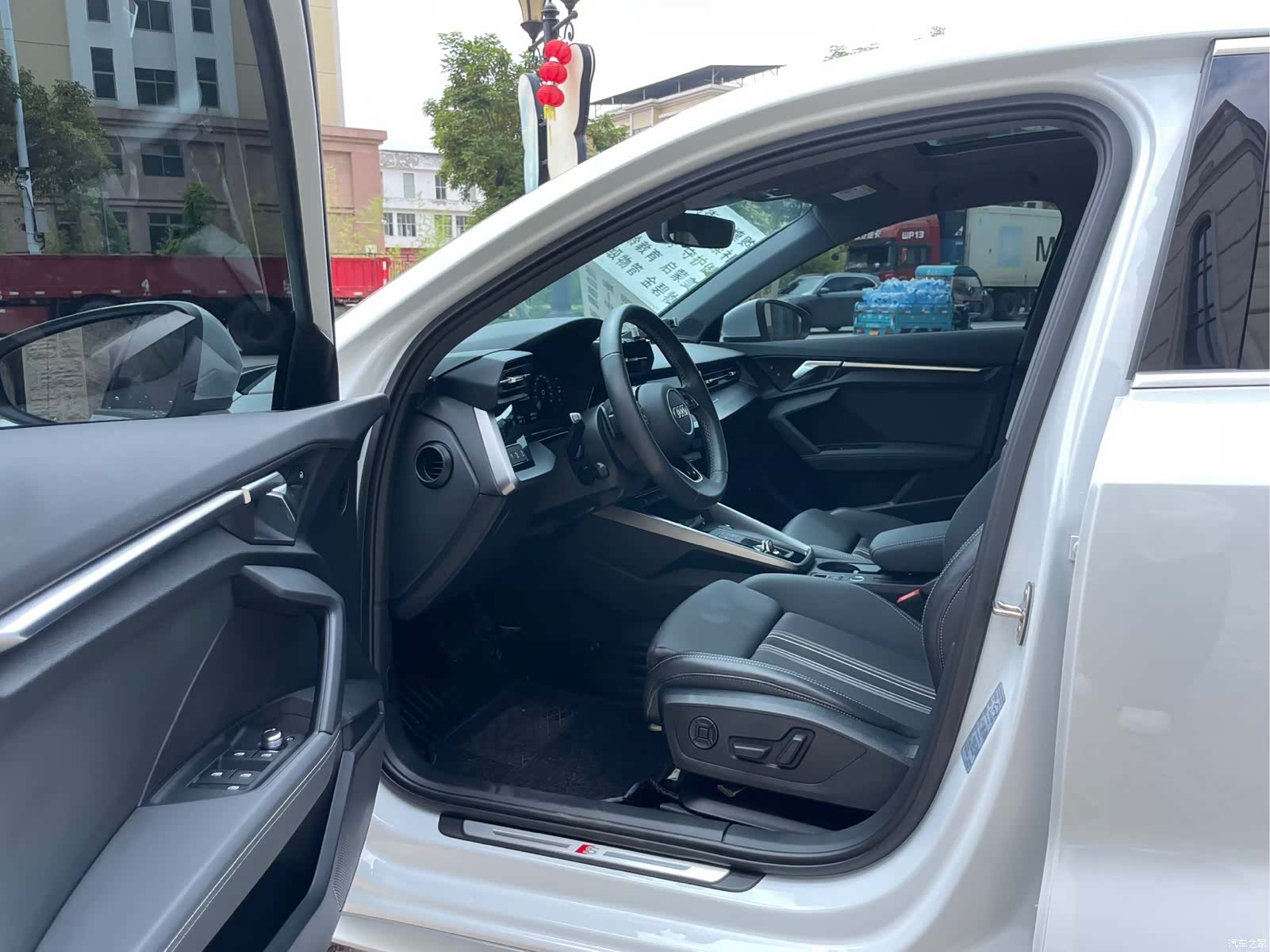 Audi A3, 2023 все фото