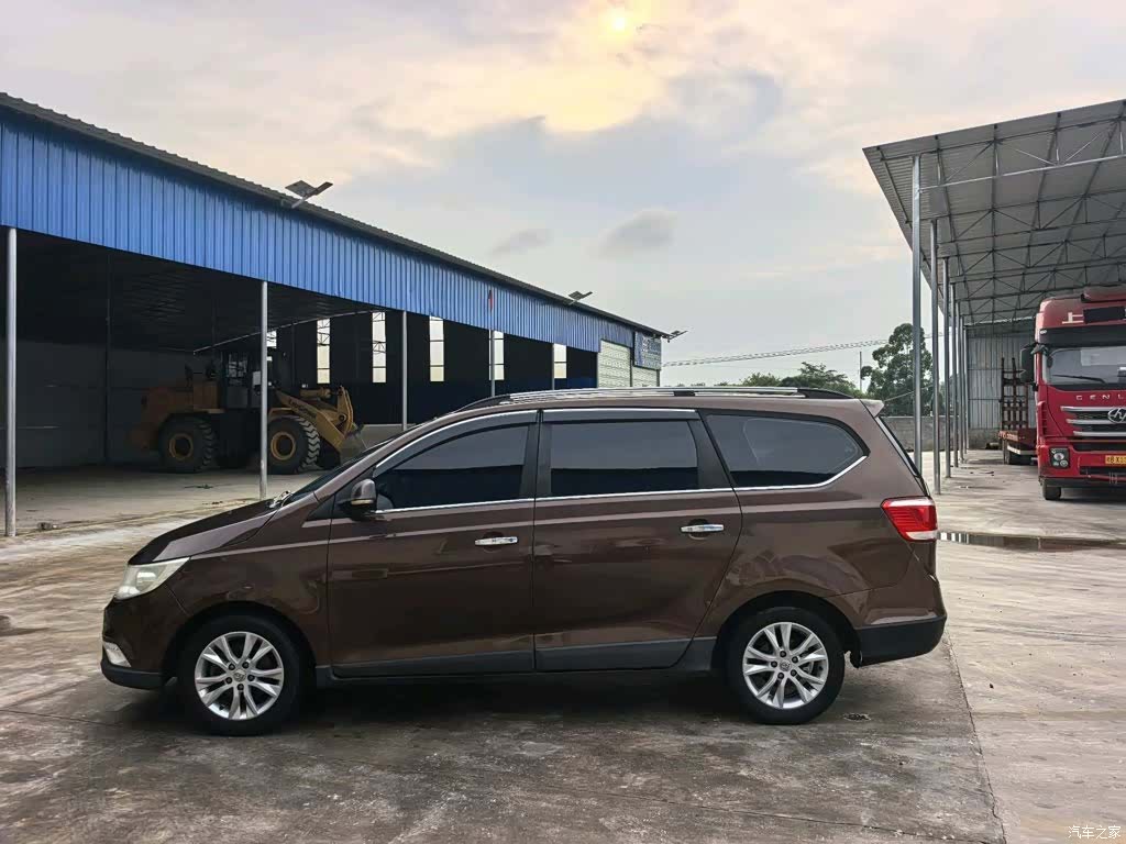 Wuling 730, 2015 6