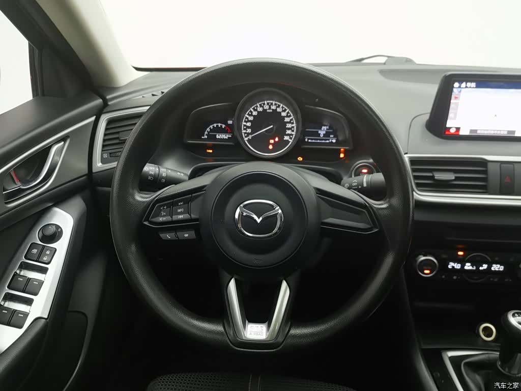 Mazda Mazda3, 2018 11