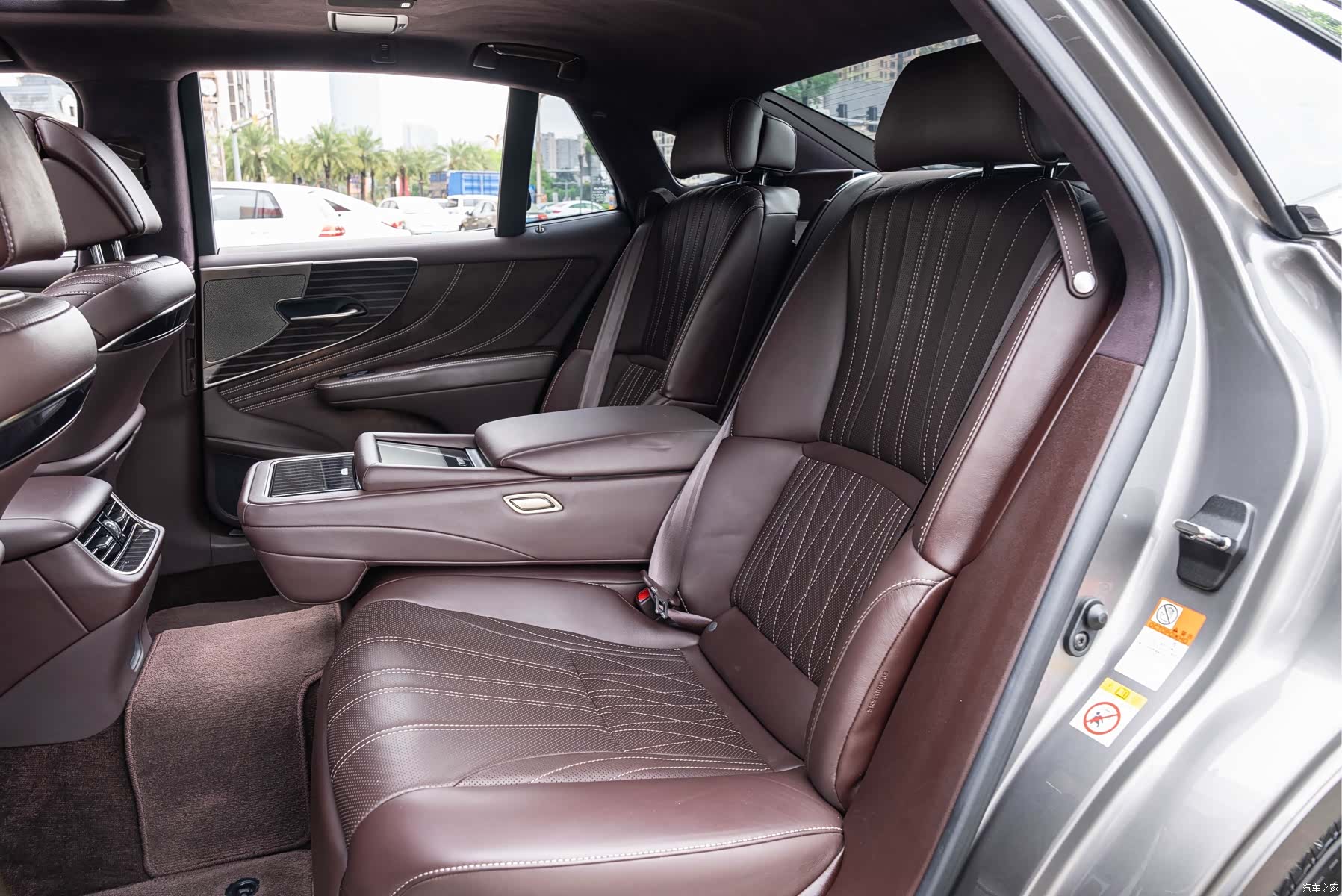 Lexus LS, 2018 12