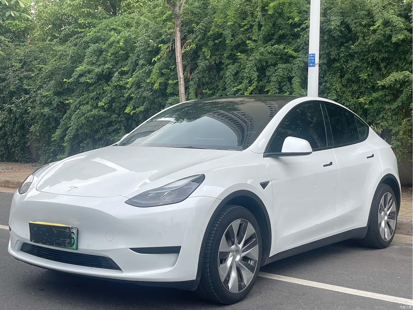 Tesla Model Y, 2023 1