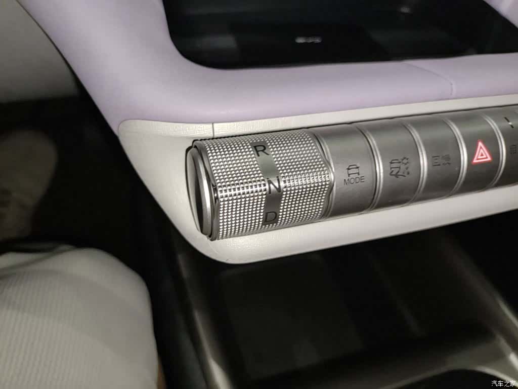 BYD Dolphin, 2024 14
