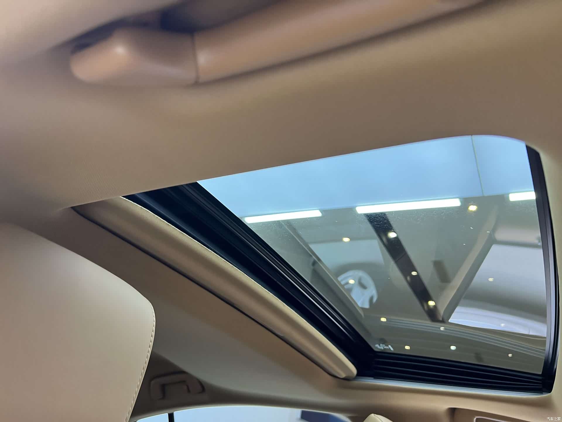 Lexus ES, 2025 21