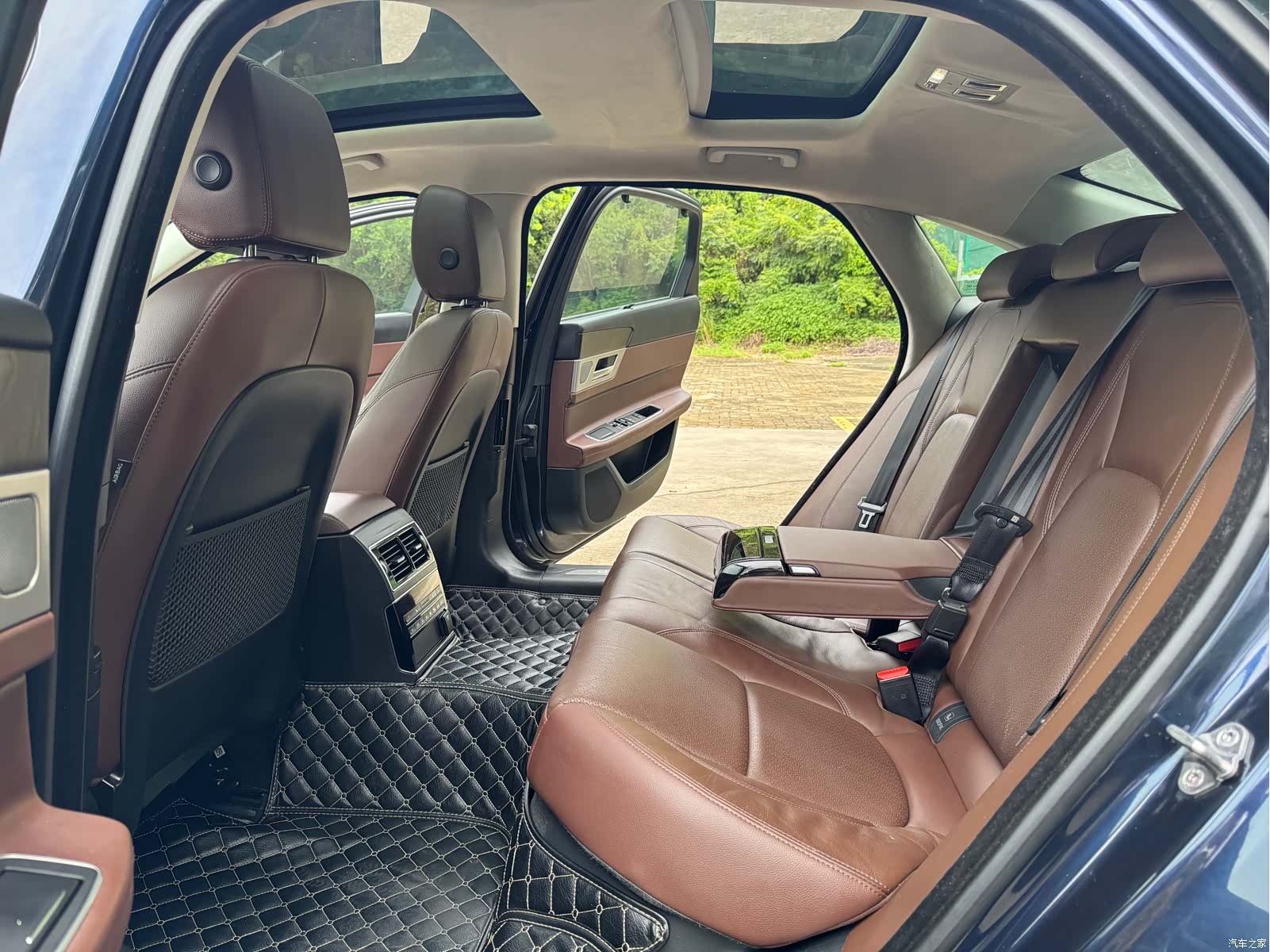 Land Rover XFL, 2018 12