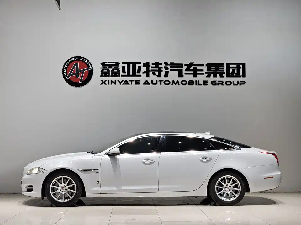 Jaguar XJ Jaguar XJ