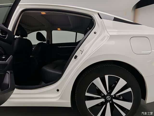 Nissan Teana, 2021 10