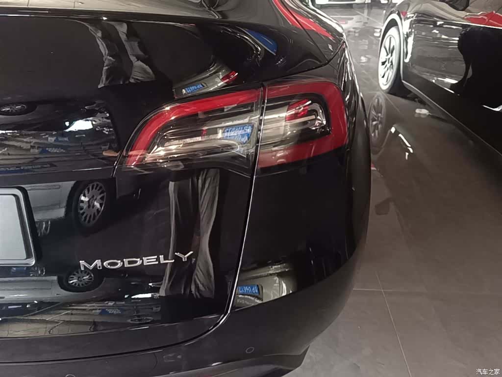 Tesla Model Y, 2023 8