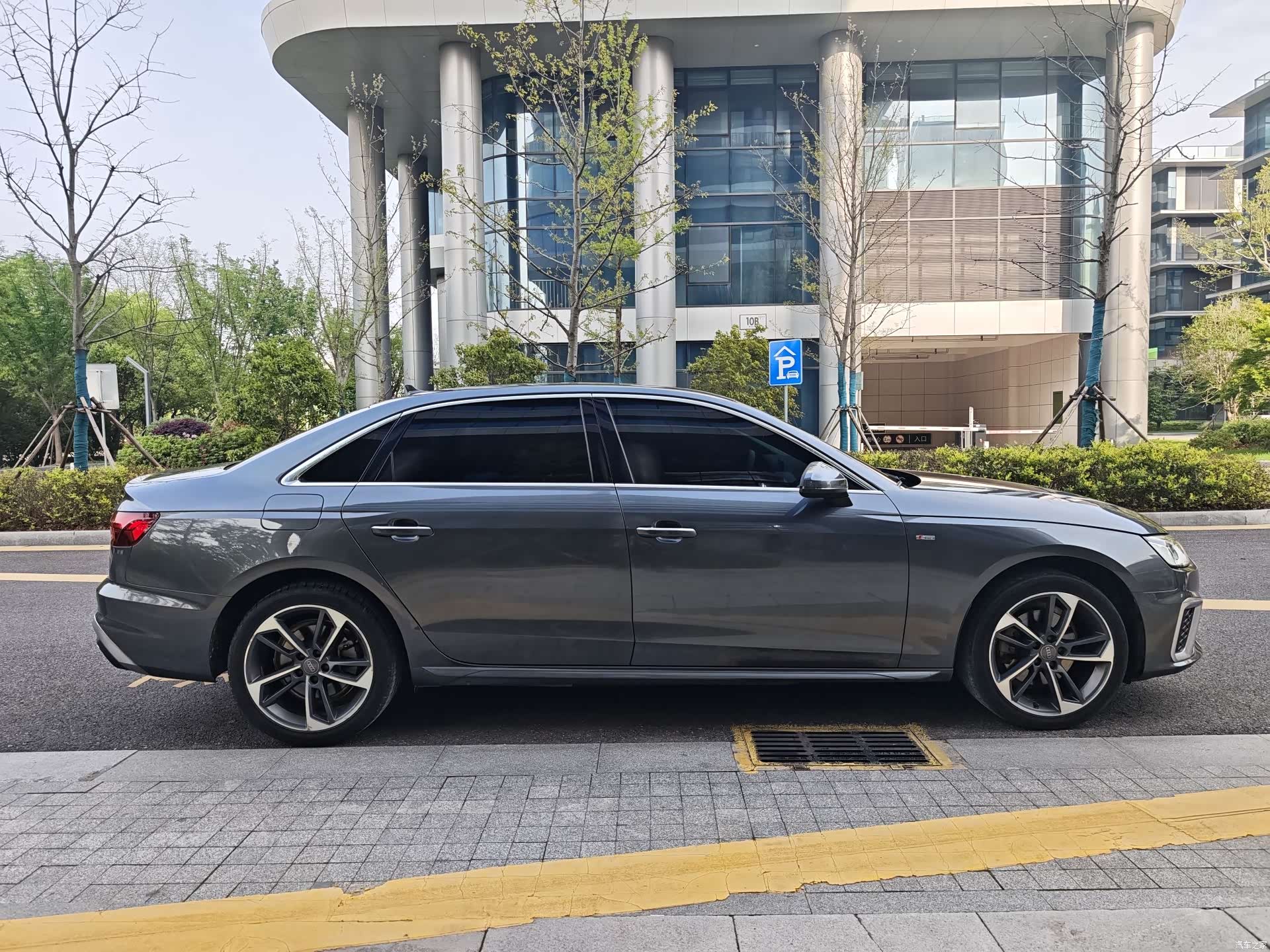Audi A4L, 2021 4