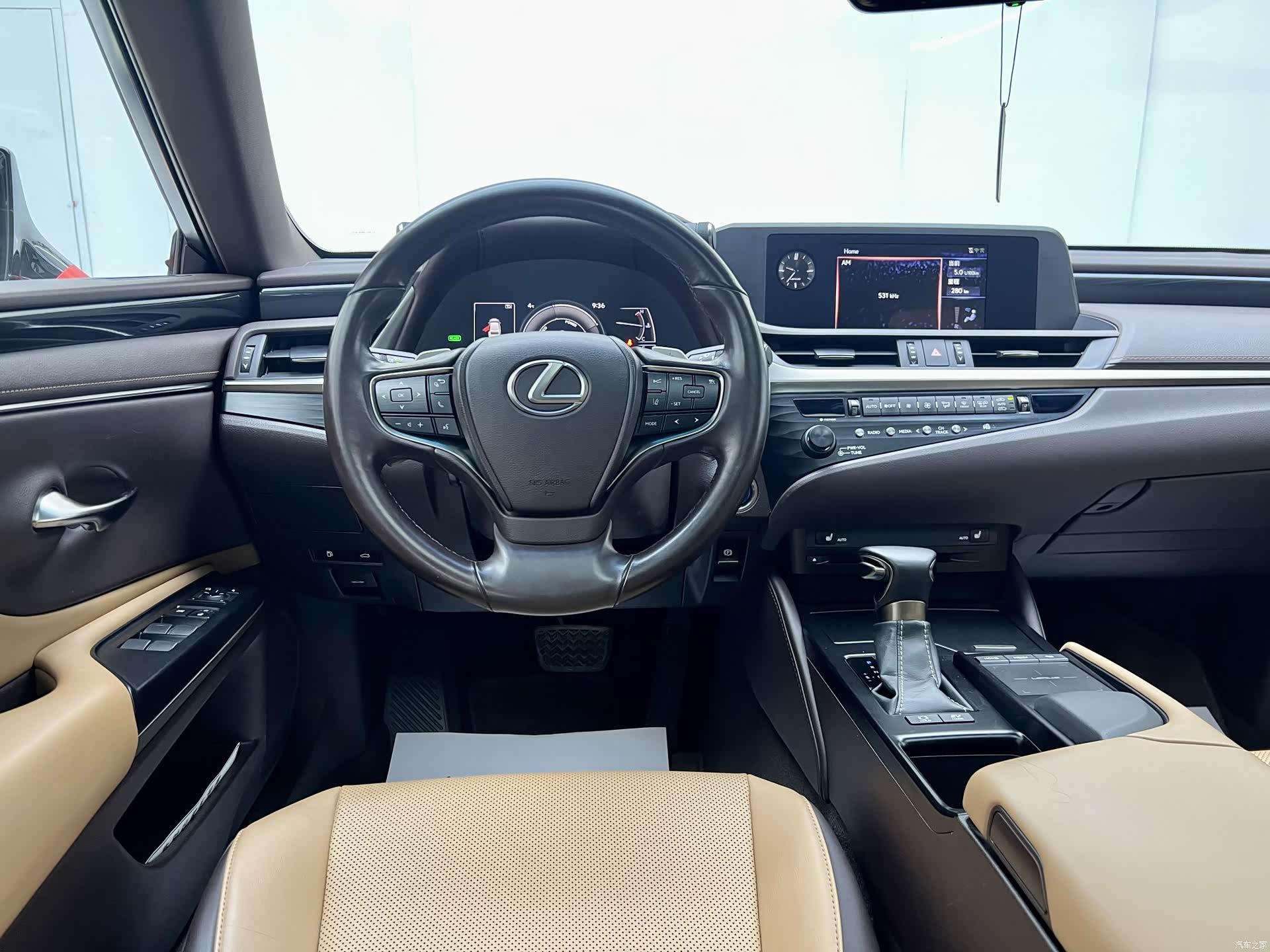 Lexus ES, 2018 18