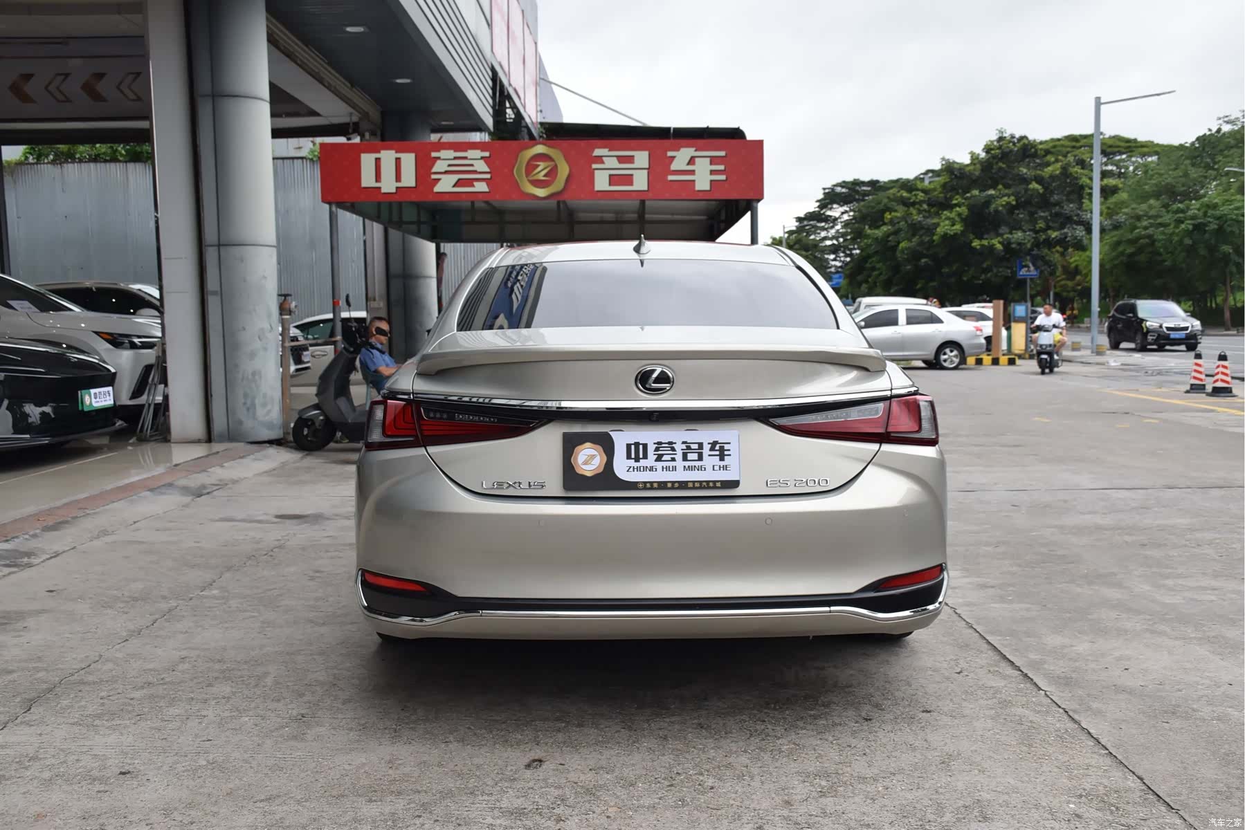 Lexus ES, 2019 15