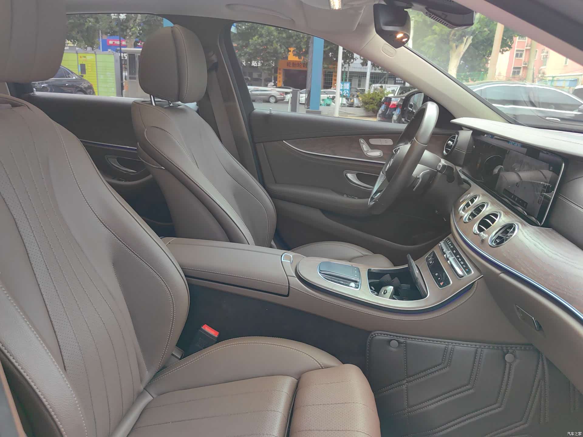 Mercedes-Benz E-Class, 2023 9