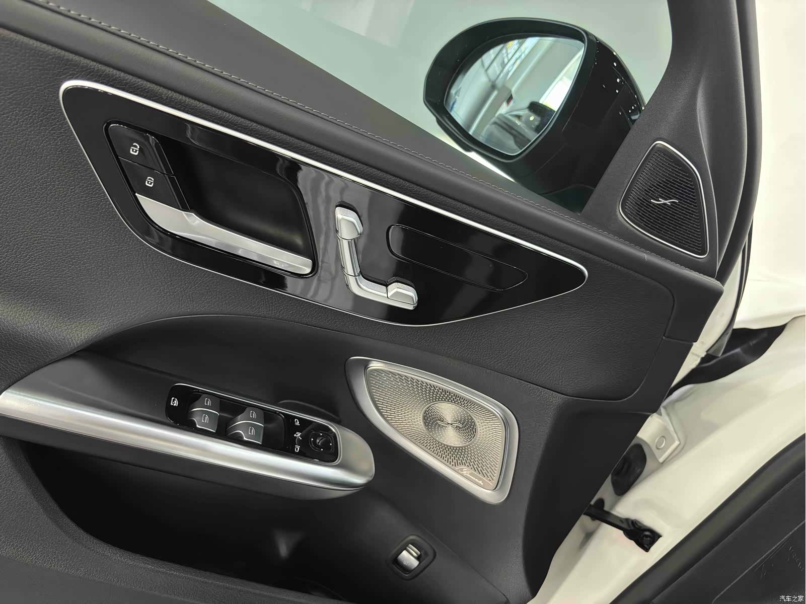 Mercedes-Benz C-Class, 2024 12