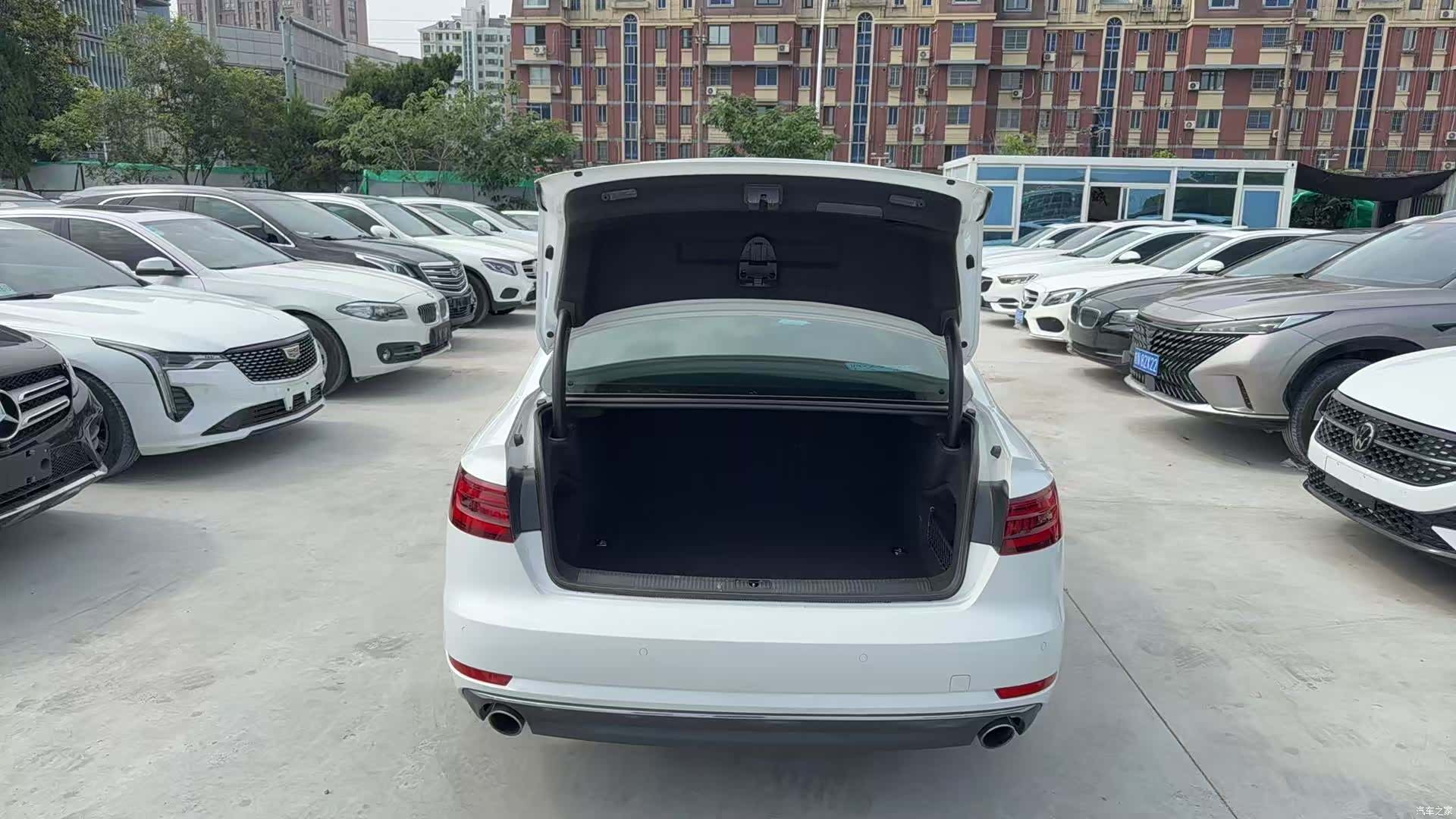 Audi A4L, 2018 7