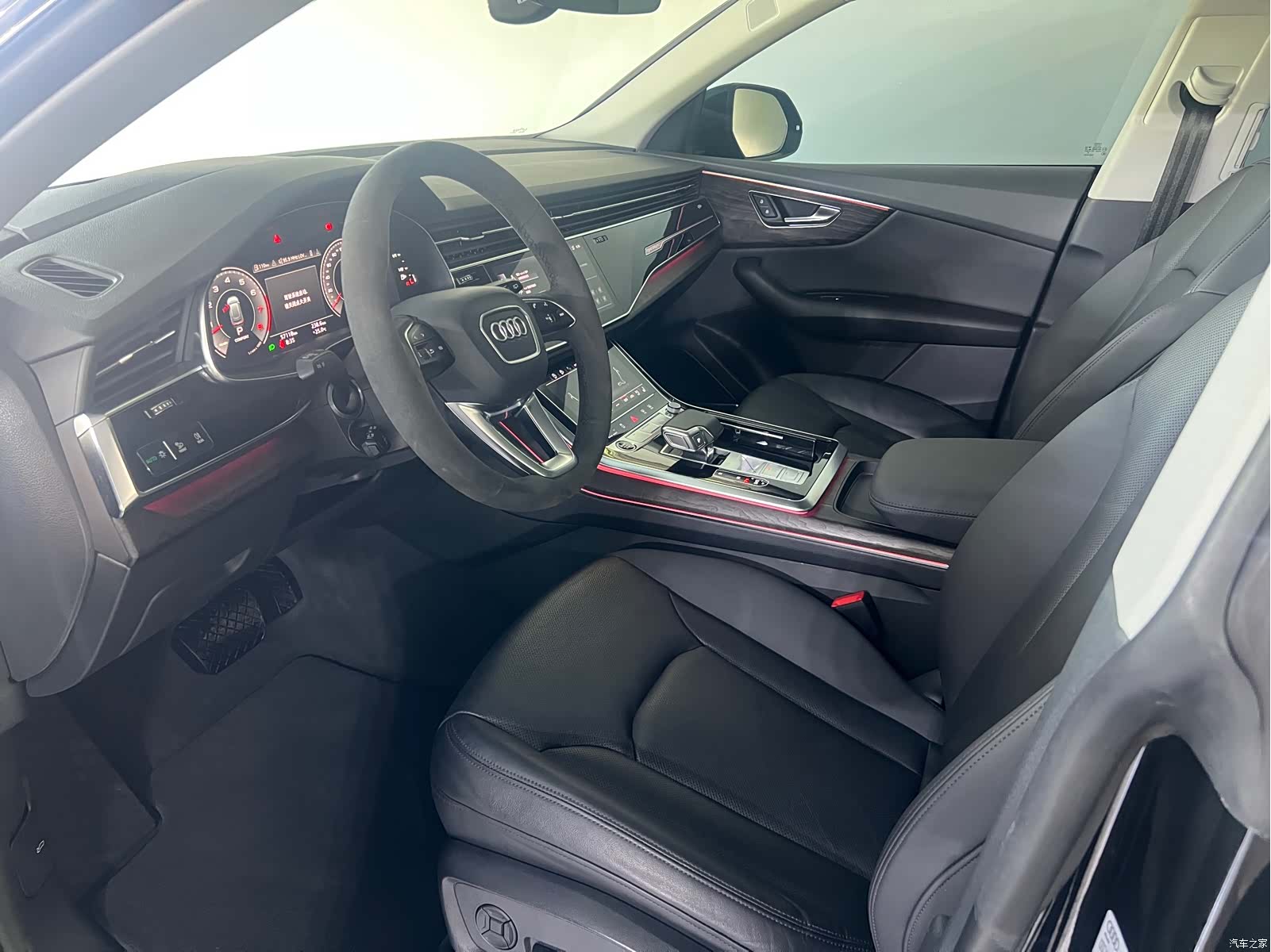 Audi Q8, 2023 9