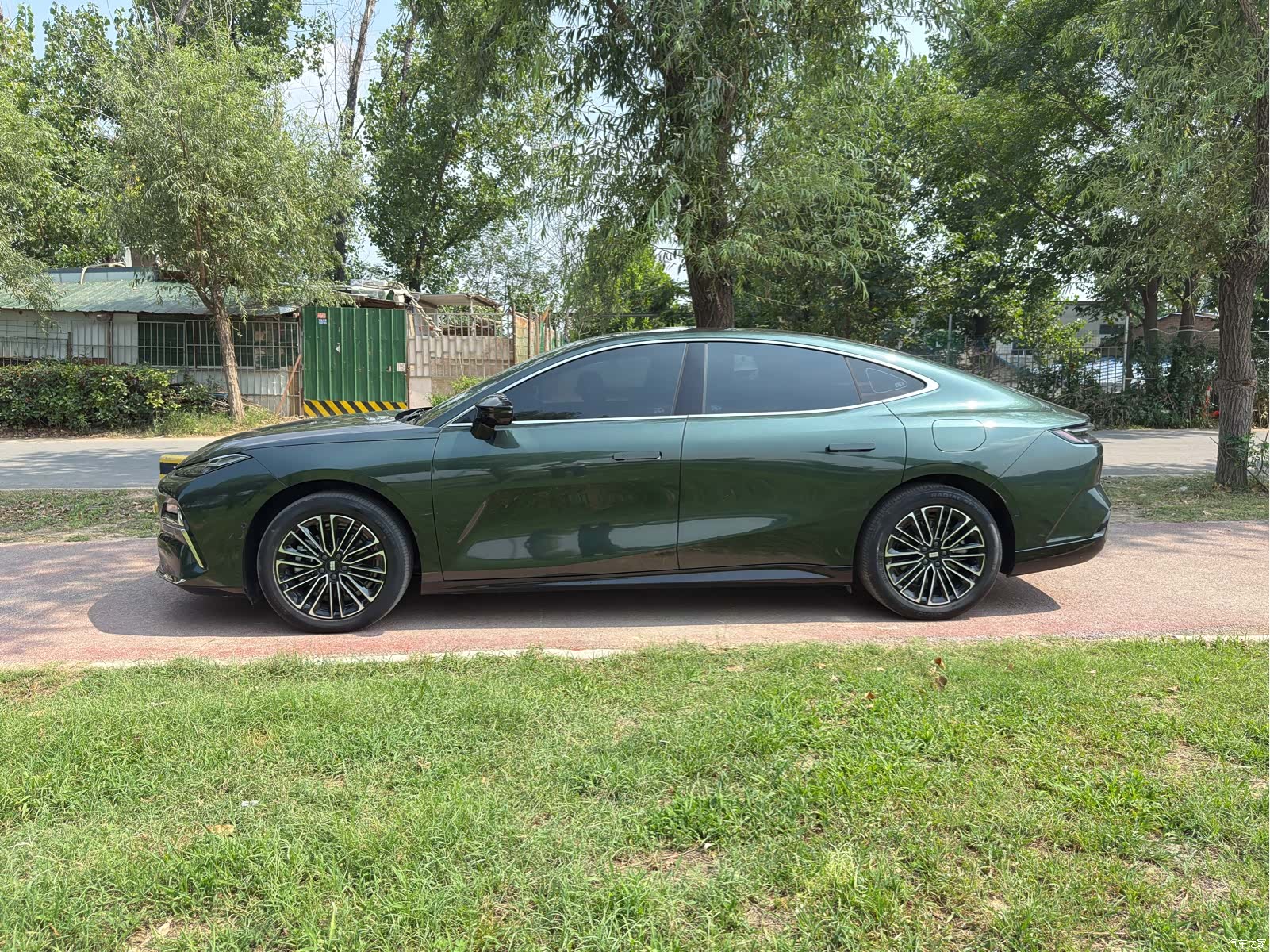 Geely 8, 2025 8