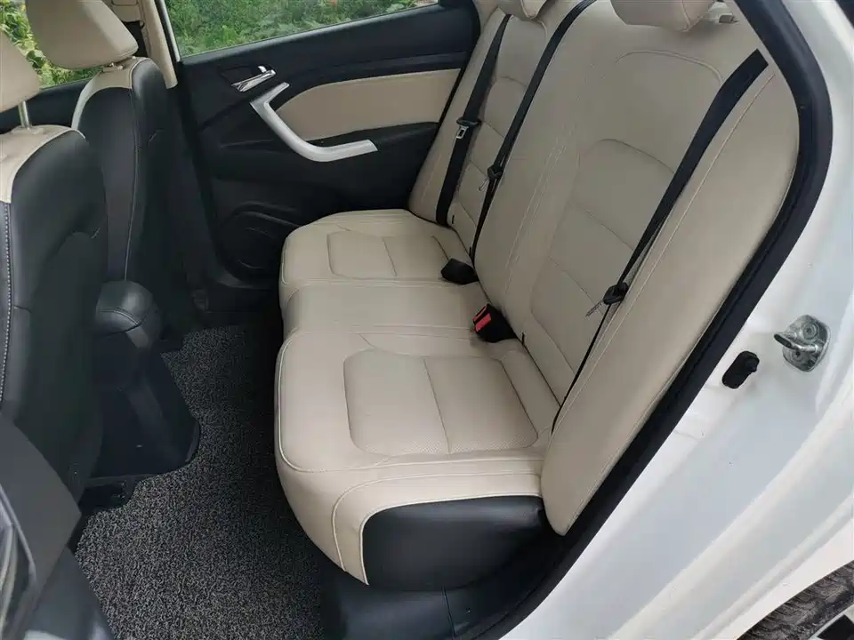 Changan Yuexiang V7