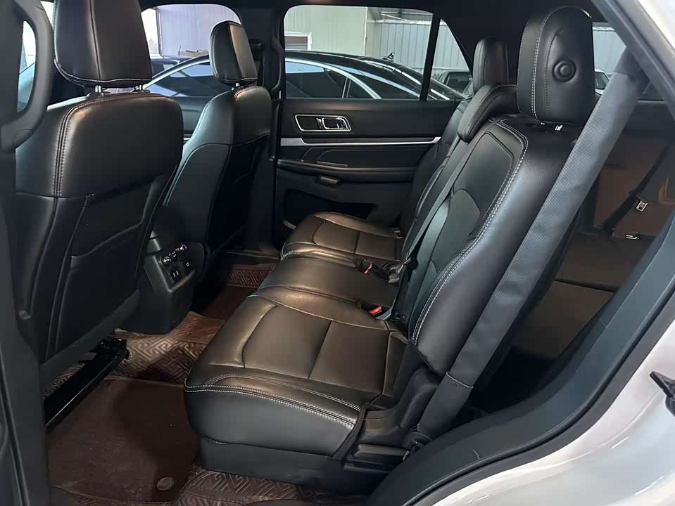 Ford Explorer Ford Explorer