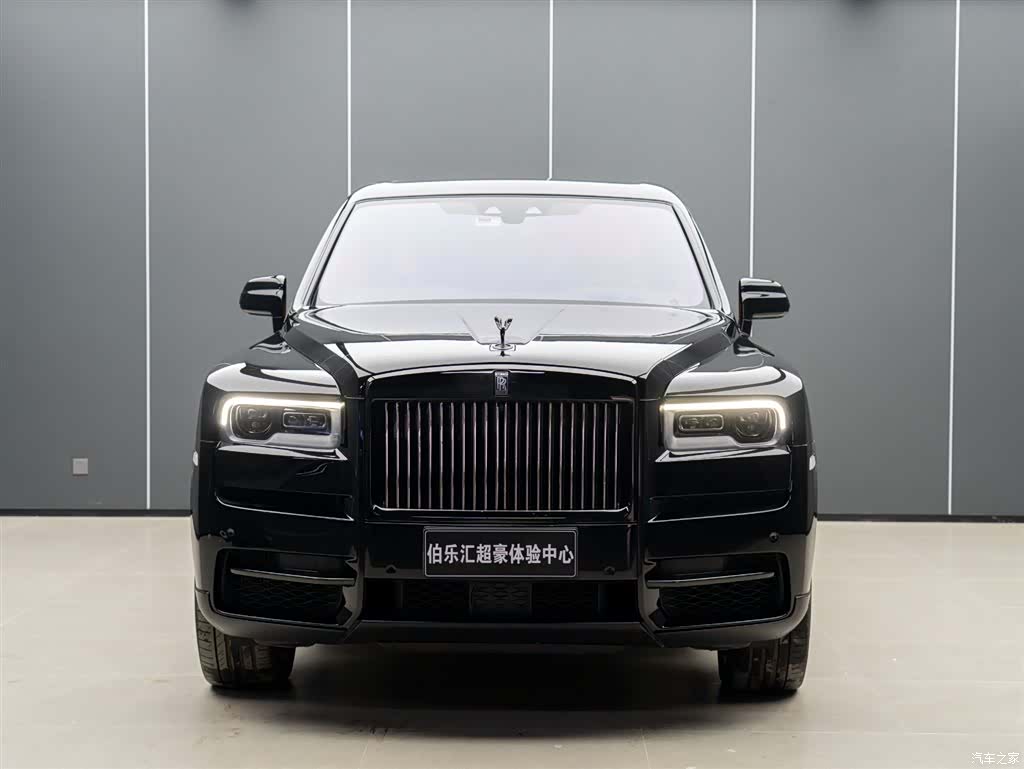 Rolls-Royce Cullinan, 2022 3