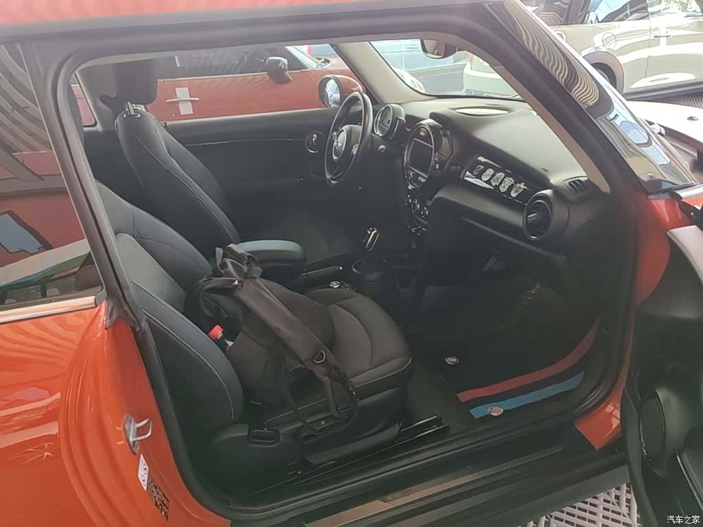 Mini ONE, 2019 25