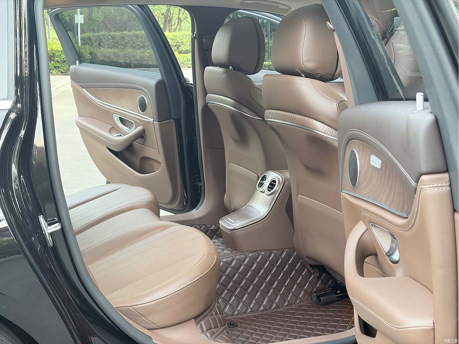 Mercedes-Benz E-Class, 2022 8