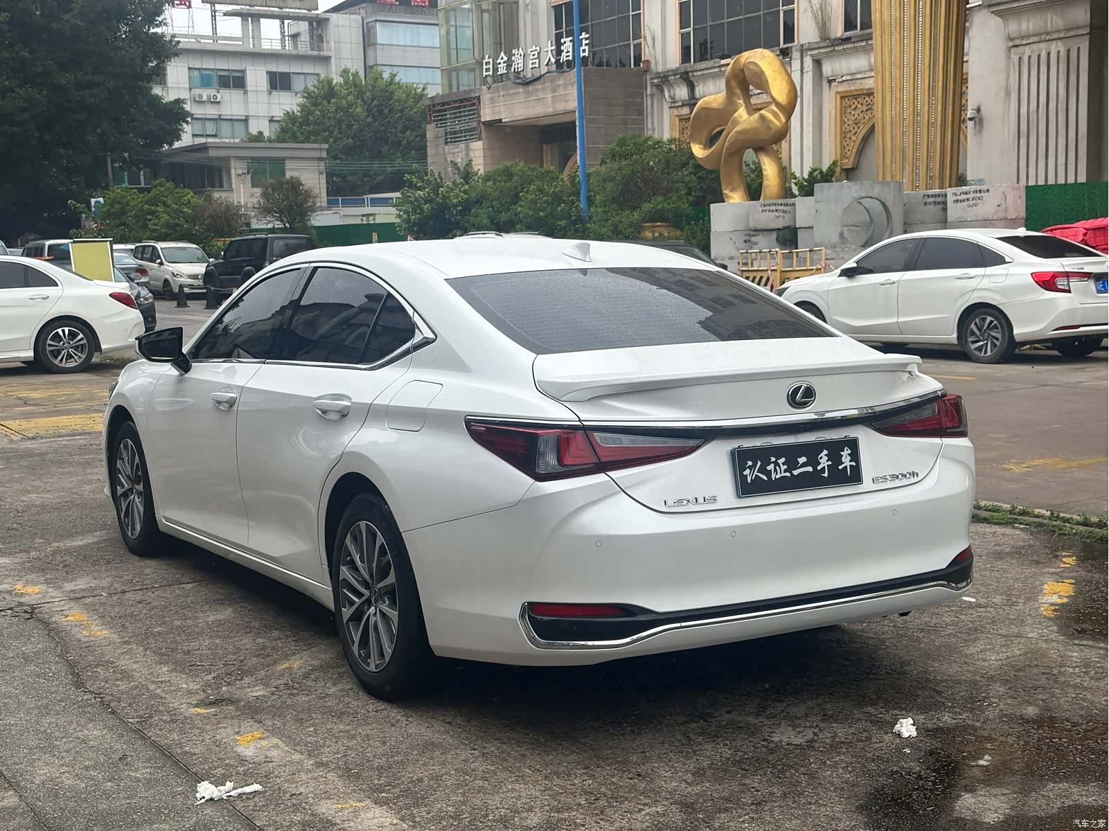 Lexus ES, 2023 4