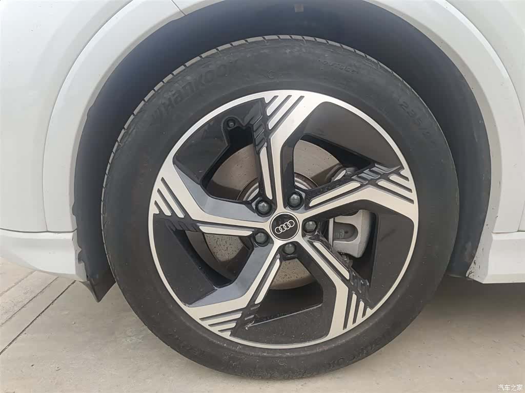 Audi Q4 e-tron, 2025 23