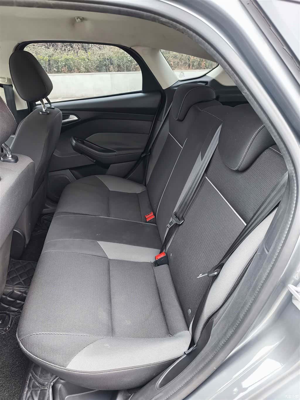 Ford Focus, 2012 10