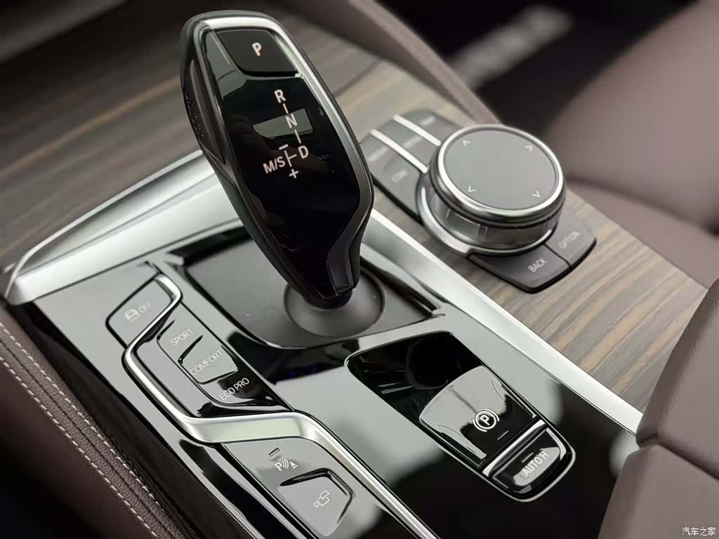 BMW 5 Series, 2023 17