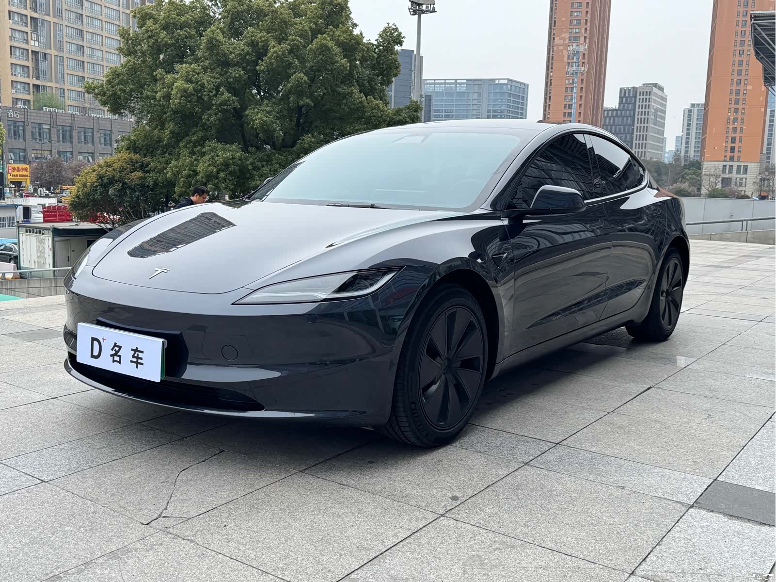 Tesla Model 3, 2025 1