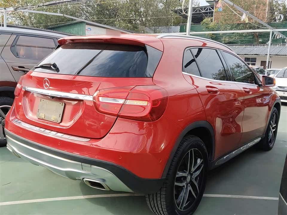 Mercedes-Benz GLA