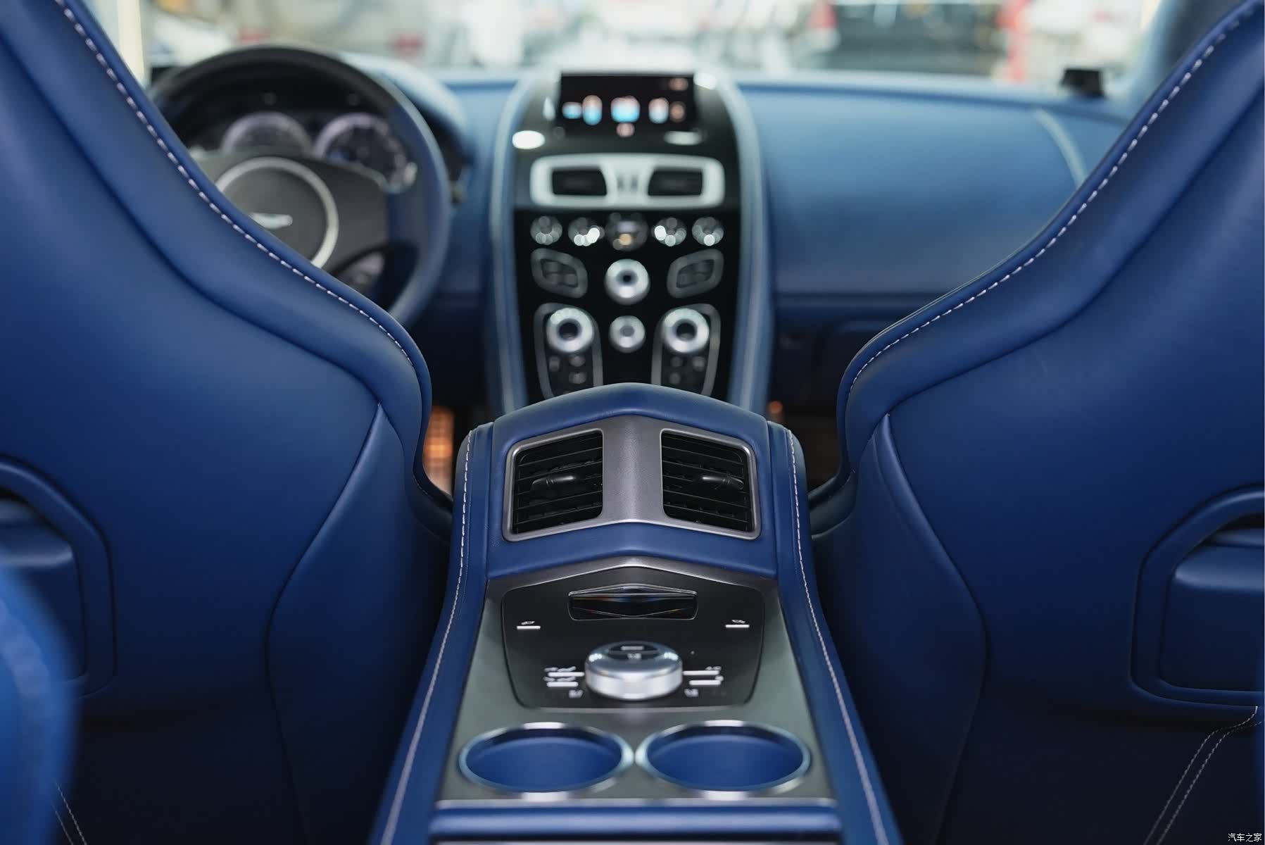Aston Martin Rapide, 2019 16