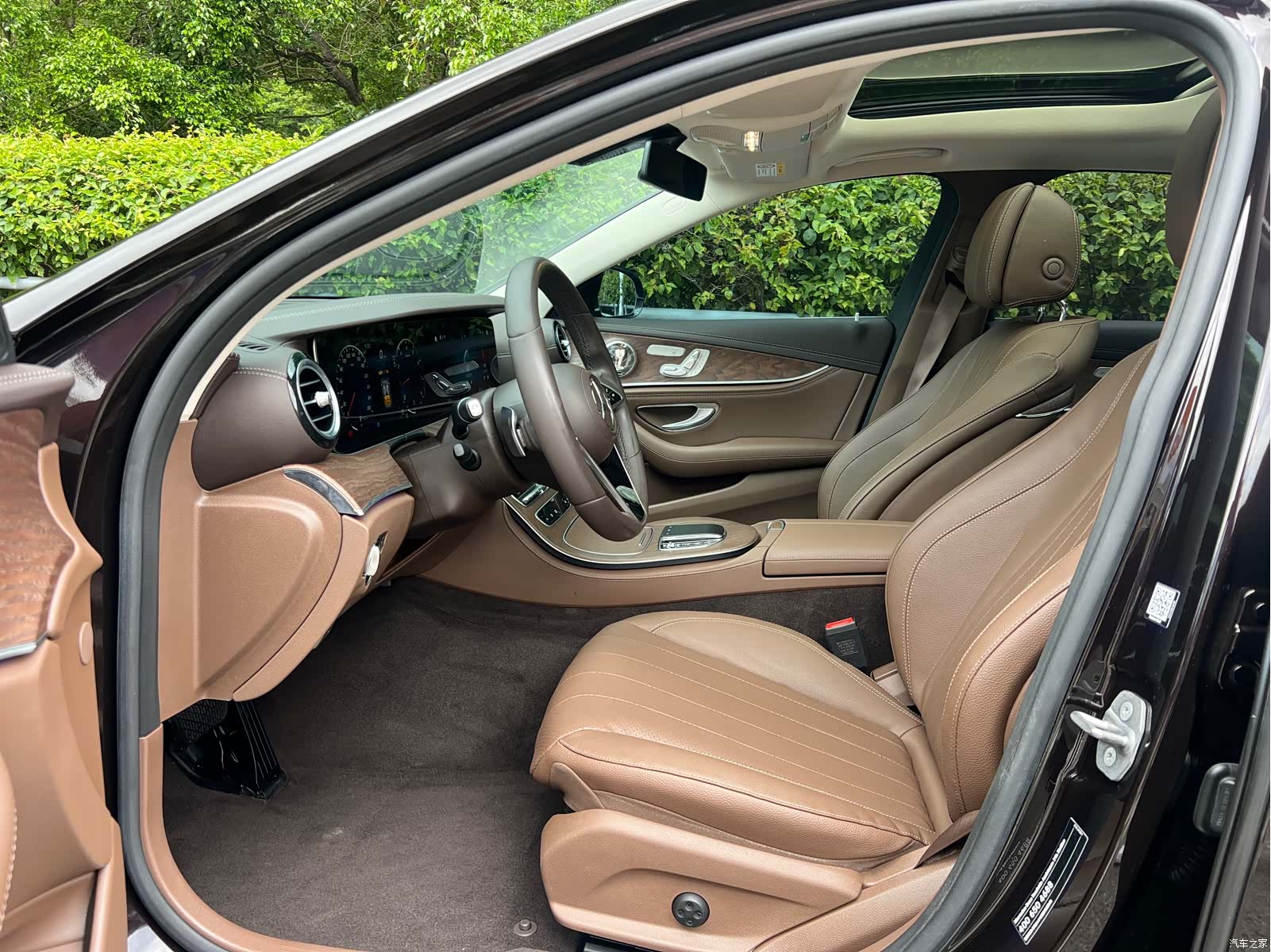 Mercedes-Benz E-Class, 2023 4