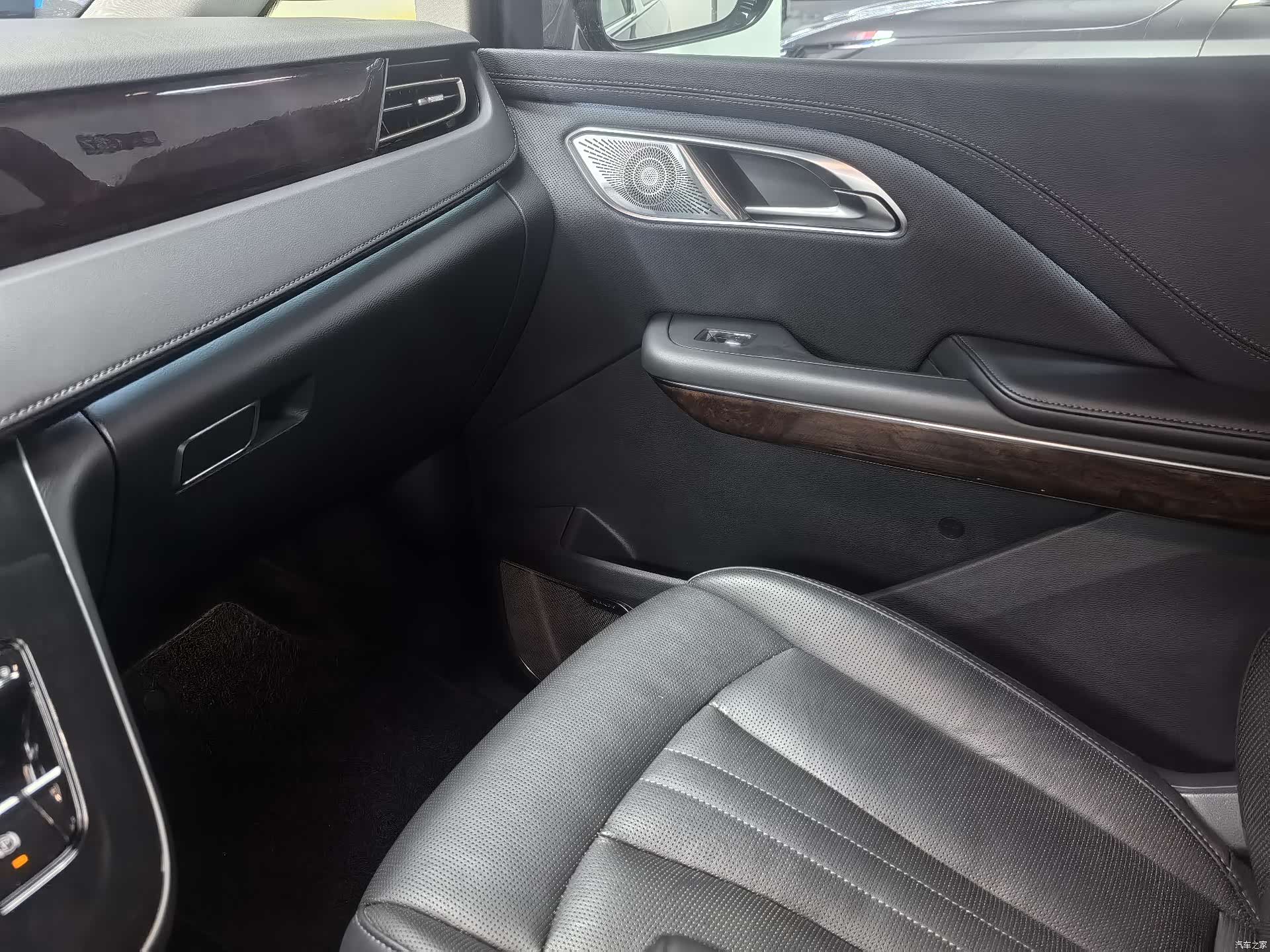 Hongqi HQ9, 2024 8
